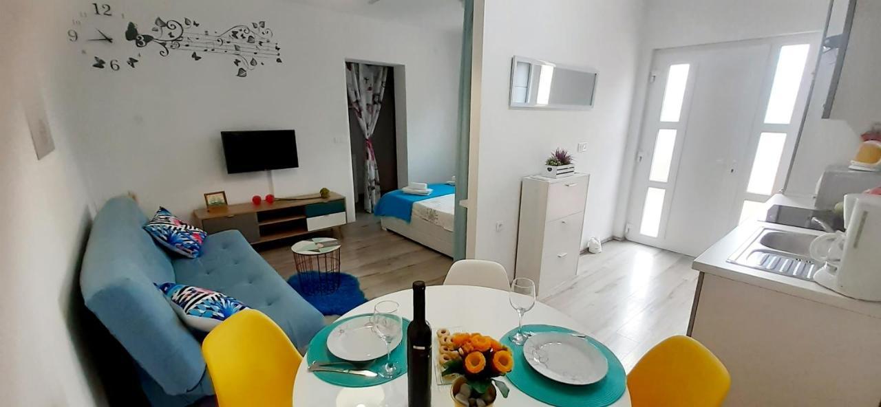 Lennida Studio Apartman With Free Parking Kavran Εξωτερικό φωτογραφία